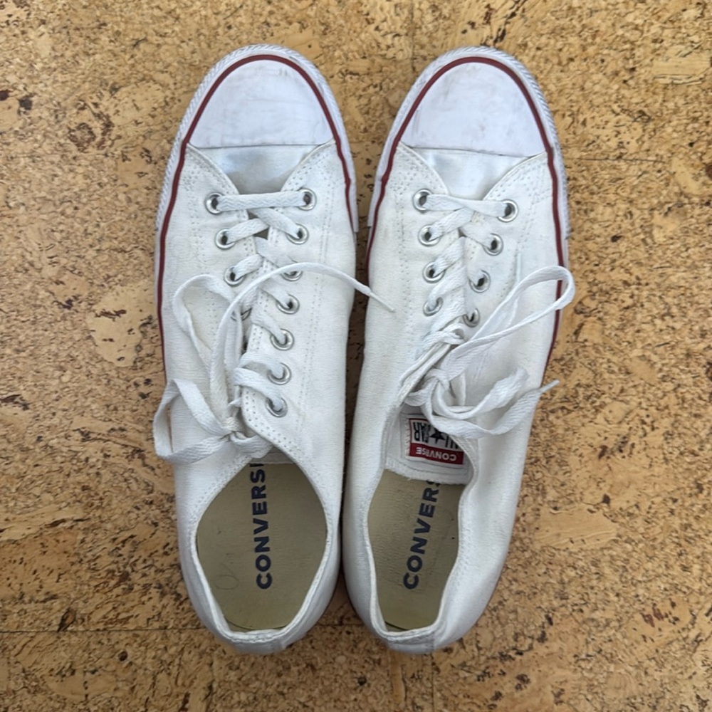Converse white low